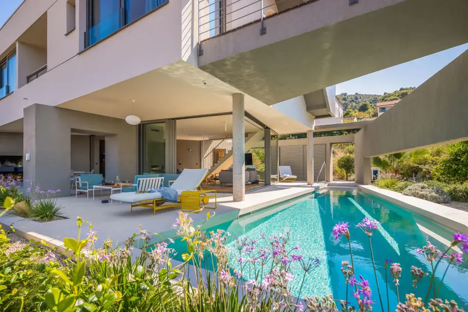 Seaview and Pool House Manu